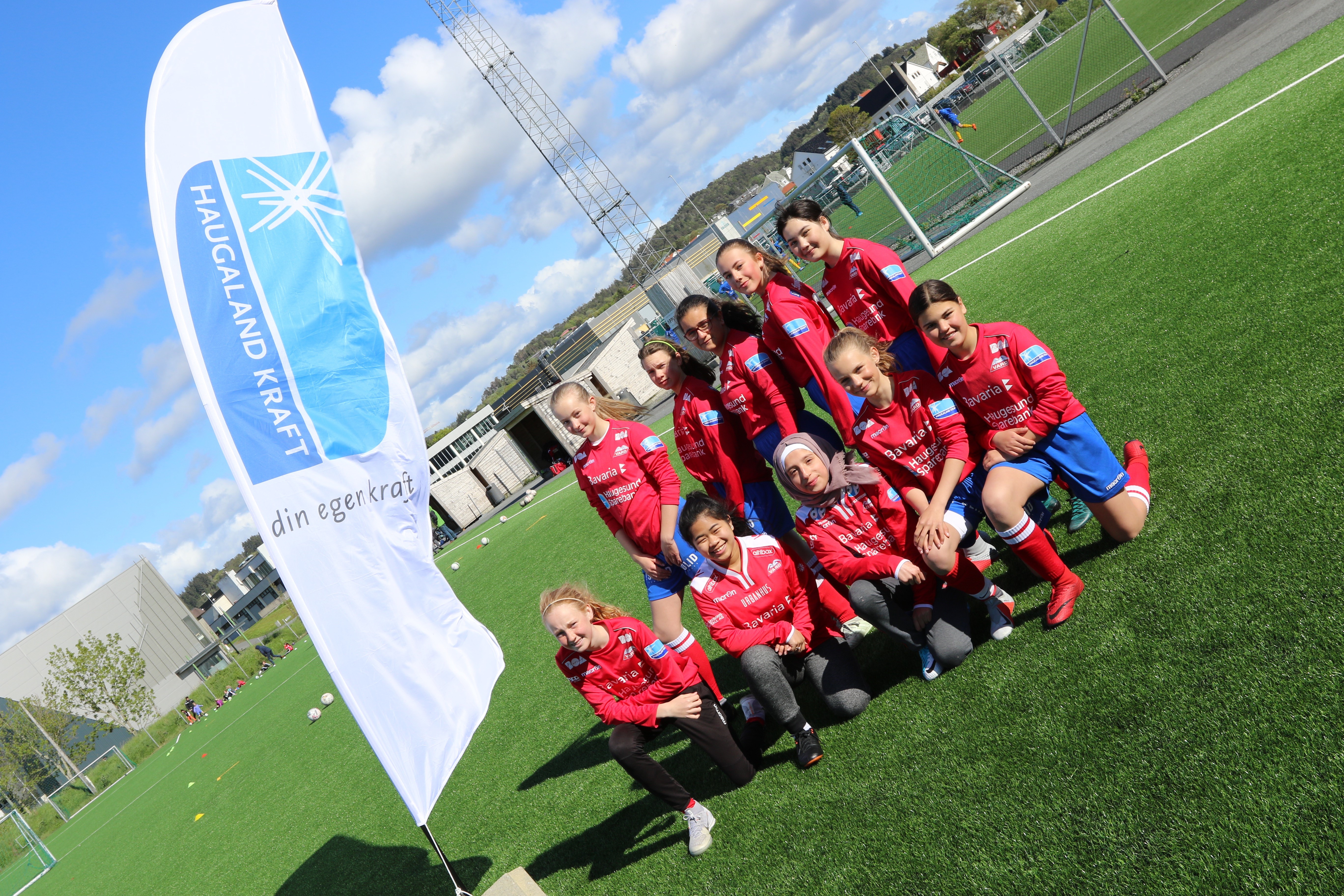 Jentene stormer fram som aldri før i Sportsklubben Vard Haugesund. Her ser vi herlige jenter fra J13 og det nye satsingslaget med innvandrerjenter. 